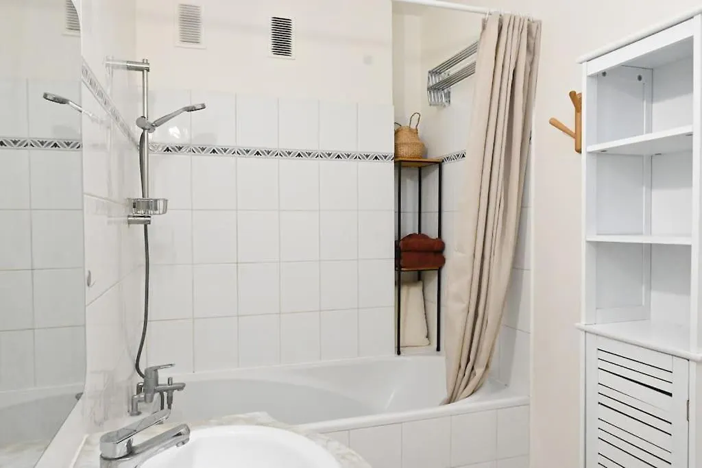 Appartement A *